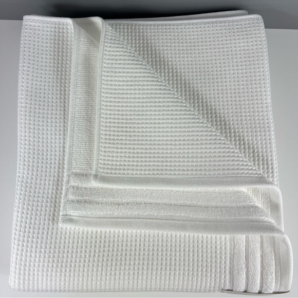 2 Pc Hotel Balfour Oversized Bath Towel Set White Waffle 100% Cotton NEW - Picture 3 of 5